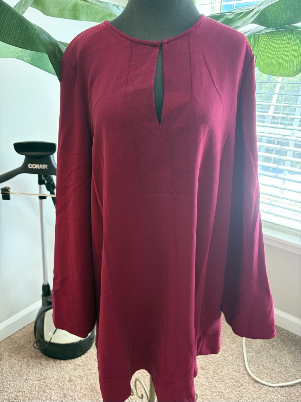 BCBGMaxAzria Burgundy Keyhole Long-Sleeve Tunic dress 👗
